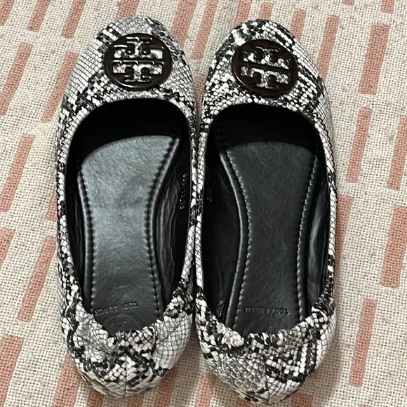 Tory Burch Snake Flats Size 8 black and white - Picture 10 of 14